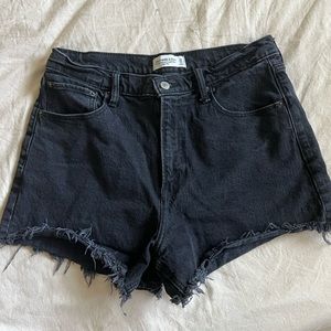 ABERCROMBIE 90S RELAXED CUT OFF SHORTS